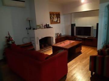 Casa · 143m² · 4 Ambientes · 2 Cocheras · Casa en Venta en La Plata de 3 Dorm.