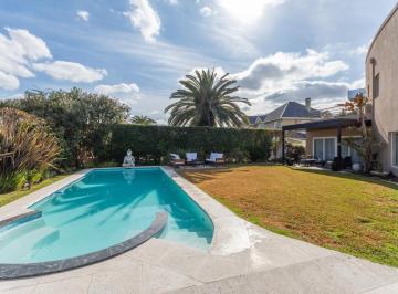 Casa · 365m² · 8 Ambientes · 12 Cocheras · Casa en Venta - 8 Ambientes - Barrio Septiembre - Escobar - con Cine y Pileta Climatizada