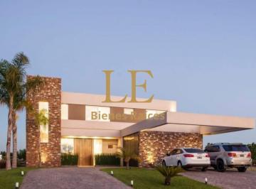 Casa · 320m² · 5 Ambientes · 7 Cocheras · Venta Casa Muelles Puertos del Lago a Laguna