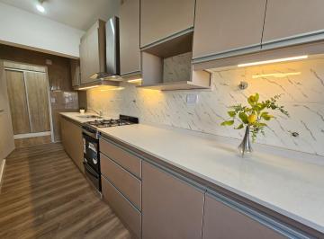 Departamento · 63m² · 3 Ambientes · 1 Cochera · Departamento en Área Centro Este