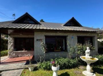 Casa de 3 ambientes, Mar del Plata · Casa con 774 m² Terreno y 2 Dorm. en Venta en Caisamar