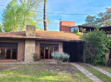 Casa de 4 ambientes, Villa Gesell · Chalet en Venta en Zona Norte