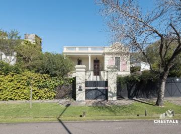 Casa · 330m² · 10 Ambientes · 3 Cocheras · Venta Casa 5 Dorm. Alberdi Rosario