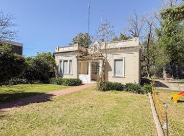 Casa · 140m² · 6 Ambientes · Casa en Venta de 4 Dorm. en Fisherton