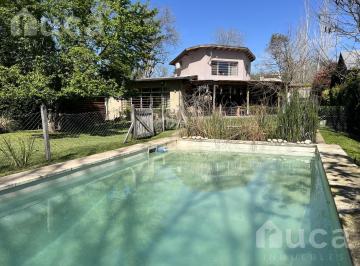 Casa · 243m² · 4 Ambientes · 2 Cocheras · Venta Apta Credito | Excelente Casa Muy Luminosa C/jardin y Pileta | B. Las Chacras