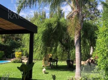 Casa · 800m² · 5 Ambientes · 6 Cocheras · Casa en Venta en San Agustin, Villanueva, Tigre