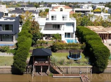 Casa · 520m² · 5 Dormitorios · 2 Cocheras · Casa - Venta - Nordelta El Yacht