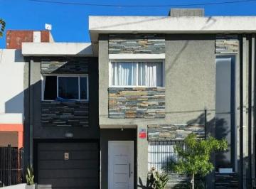 Casa de 3 ambientes, Córdoba · Hermoso Duplex en Venta. Jardines del Olmo