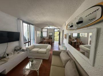 Casa · 140m² · 4 Ambientes · Casa 3 Dorm. Alquiler Temporario en Pinamar