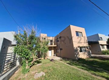 Casa · 146m² · 4 Ambientes · 1 Cochera · Casa en Venta – Barrio Tierra de Sueños 2, Roldán