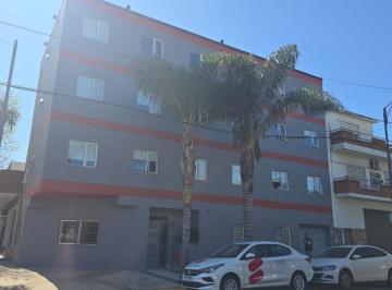Edificio · 600m² · 27 Ambientes · 2 Cocheras · Edificio de Tres Pisos con Ascensor, 26 Mini Deptos y Coch.