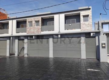 Casa · 71m² · 2 Ambientes · 1 Cochera · Venta Duplex a Estrenar 71 y 133, Dos Dorm.