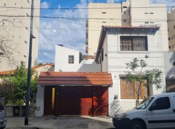 PH de 3 ambientes, Monte Castro · Departamento Tipo Casa 3 Amb Contrafrente con 2 Patios y 2 Baños