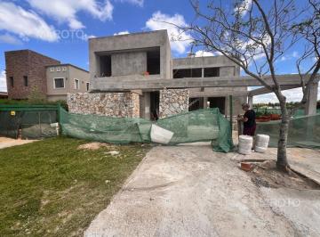 Casa · 309m² · 6 Ambientes · 5 Cocheras · Casa en Venta en Barrio San Matias - Maroto Propiedades