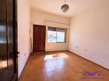 Local comercial · 120m² · 3 Dormitorios · 1 Cochera · Local Oficina Consultorios en Barrio Jardin