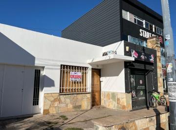 Local comercial · 120m² · 3 Dormitorios · 1 Cochera · Local Oficina Consultorios C/cochera en Barrio Jardin