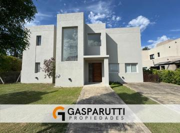 Casa · 180m² · 4 Ambientes · 3 Cocheras · Casa en Venta en San Matías