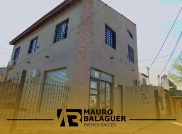 Local comercial · 360m² · 8 Ambientes · 2 Cocheras · Venta en Block de Local Comercial y Departamentos en Ciudad Evita - Inversion Para Renta