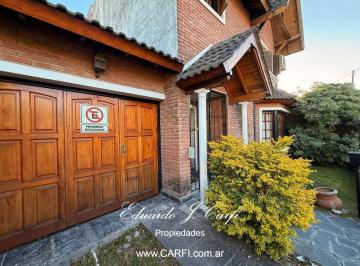 Casa · 167m² · 4 Ambientes · 1 Cochera · Casa en Castelar Norte