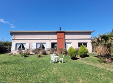 Quinta vacacional · 178m² · 5 Ambientes · 1 Cochera · Quinta en Gualeguaychu