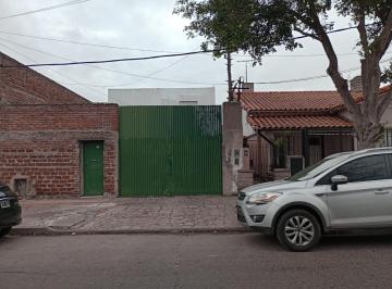 Terreno · 242m² · Lote con Cocheras Mas Departamento de 3 Ambientes
