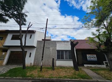 Casa · 150m² · 5 Ambientes · 3 Cocheras · Casa 5 Amb Ideal 2 Familias con Cochera Villa Luzuriaga