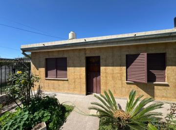 Casa de 3 ambientes, Córdoba · Gran Oportunidad! Casa de 2 Dorm + Departamento Barrio Villa 9 de Julio / Argüello.