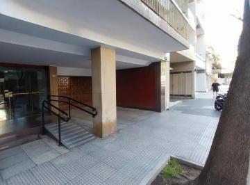 Departamento · 60m² · 3 Ambientes · 1 Cochera · Departamento en Venta de 3 Ambientes con Patio, Caballito
