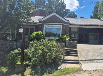Casa · 290m² · 5 Dormitorios · 2 Cocheras · En Venta Casa en Country "Sierras de Tandil"