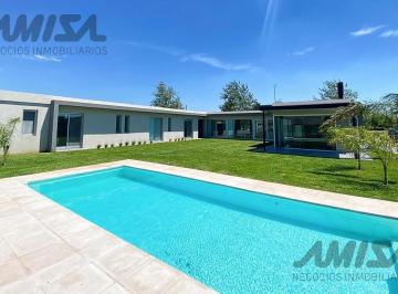 Casa · 200m² · 6 Ambientes · 2 Cocheras · Venta Casa Moderna en Puerto Roldan - 3 Dorm. 2 Cocheras