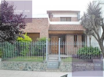 Casa · 344m² · 7 Ambientes · 1 Cochera · Casa en Centro de Lujan
