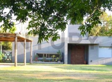 Casa · 300m² · 3 Dormitorios · 2 Cocheras · Venta Casa 3 Dorm. en Fincas del Sur 2