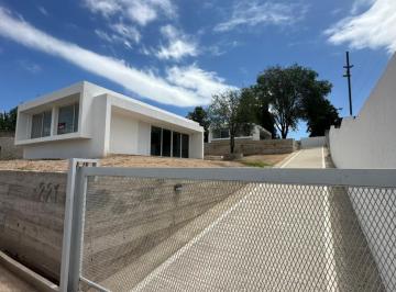 Casa · 84m² · 2 Dormitorios · 1 Cochera · Casa Moderna a Estrenar, Apta Credito, Villa Santa Cruz del Lago