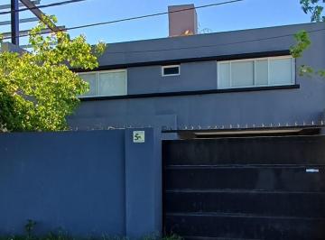 Casa de 3 ambientes, Funes · Funes - Arturo Illia 244