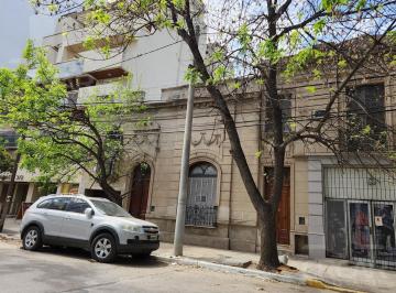 Casa · 278m² · 9 Ambientes · 1 Cochera · Terreno Para Desarrolo / Casa Para Reciclar Bº Gral. Paz