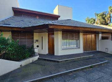 Casa · 190m² · 5 Ambientes · 1 Cochera · Venta Casa 5 Amientes Moderna con Patio Temperley