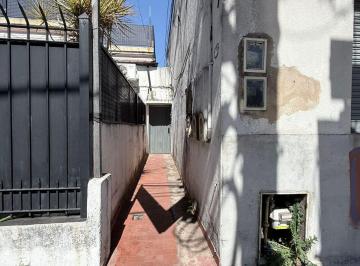 PH de 4 ambientes, Lanús · En Venta PH 4 Amb con Patio, 2 Baños y Terraza en Lanus