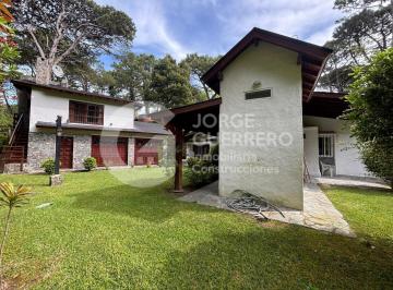 Casa · 190m² · 2 Dormitorios · 1 Cochera · Casa - Carilo