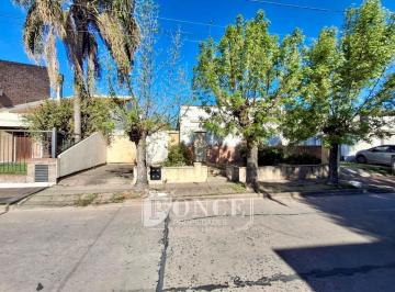 Casa · 95m² · 3 Ambientes · 2 Cocheras · Casa en Centro de Lujan
