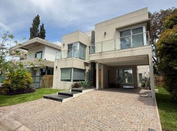 SER-SER-4939_2 · Venta de Casa 5 Ambientes Quilmes