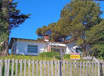 Casa de 3 ambientes, Villa Gesell · Chalet 3 Amb con Garage. Gesell Centro y Playa