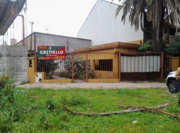 Casa de 4 ambientes, Lanús · Casa de 4 Amb C/ Cochera, Tza y Fondo C/quincho!