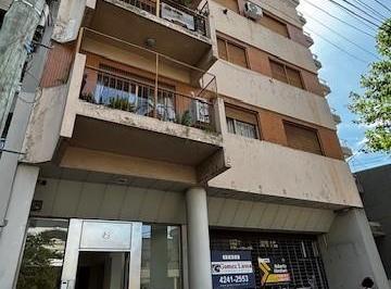 Departamento de 3 ambientes, Lanús · Venta Departamento 3 Amb. con Balcon Al C/fte. en Pleno Centro de Lanus O.