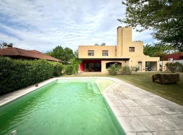 Casa · 280m² · 7 Ambientes · 2 Cocheras · Venta Casa 4 Dorm. con Pileta Valle Escondido Los Cielos