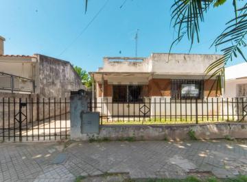 Casa · 175m² · 6 Ambientes · Venta Casa 2 Dorm. a Reciclar + Dúplex 2 Dorm. a Terminar | Granadero Baigorria