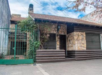 Casa · 138m² · 6 Ambientes · 3 Cocheras · Casa de 3 Dorm. en Venta