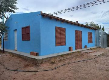 Casa de 17 ambientes, Mari Menuco · Casa a Orillas del Lago Marimenuco