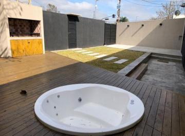 Casa · 109m² · 5 Ambientes · 1 Cochera · Casa - Manuel B Gonnet