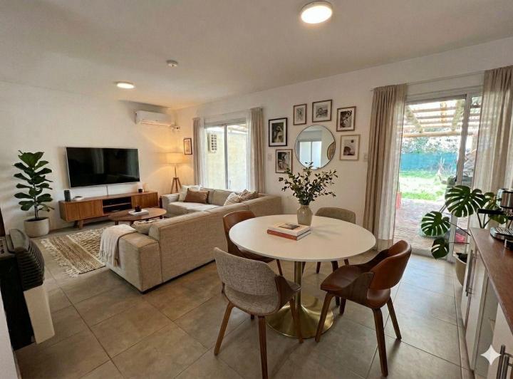 Casa · 93m² · 4 Ambientes · 1 Cochera