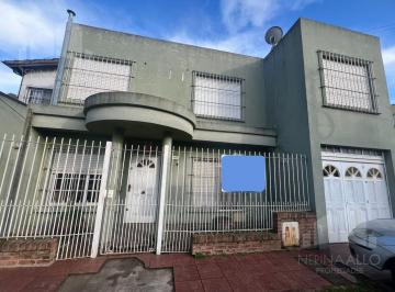 Casa · 150m² · 5 Ambientes · 3 Cocheras · Venta Casa en Villa Tesei